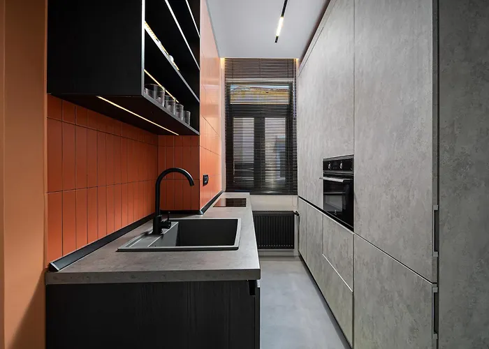 Qult - Amouage * Бухарест