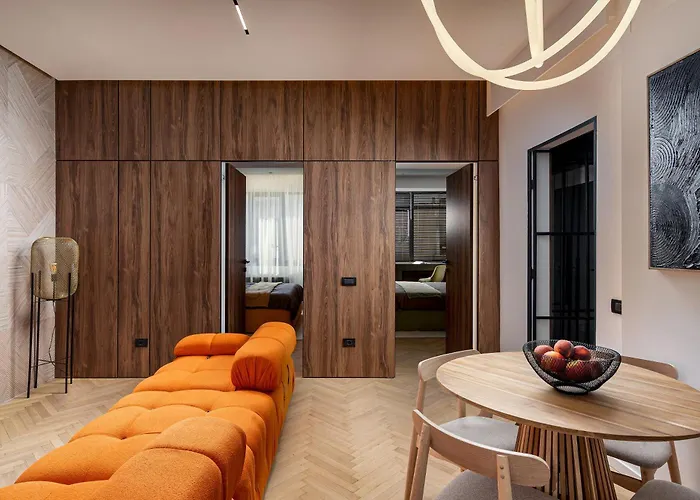 Qult - Amouage * Bukarest